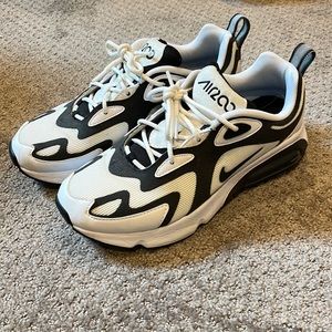 Women’s Nike Air Max 200 Shoes - like new!